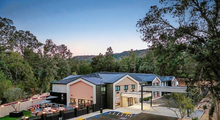 The Inelle, Oakhurst Yosemite, a Tribute Portfolio Hotel in Oakhurst, CA