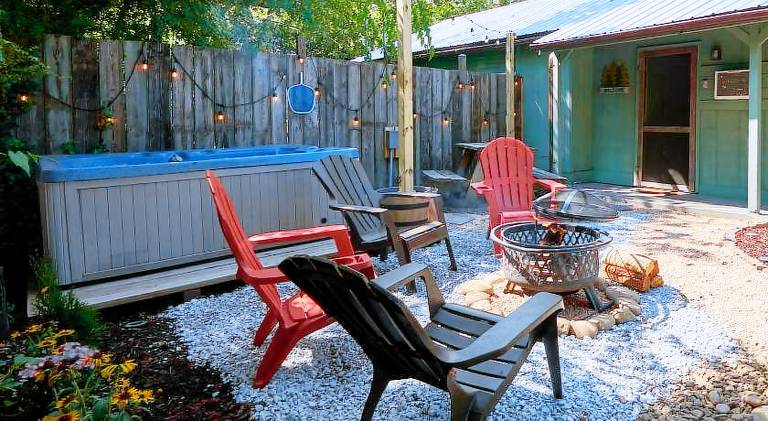 Steps from Downtown Pigeon Forge Parkway Private Hottub and firepit - Wifi - Firefly Bungalows — photo 2