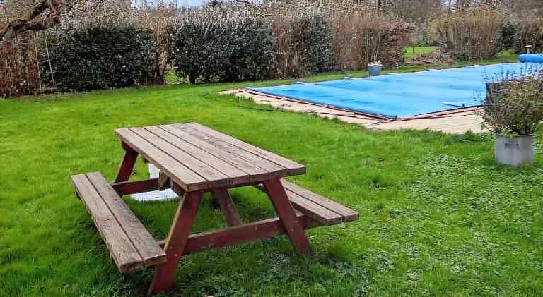 Holiday apartment with yard, patio & private pool | Pets allowed — photo 5