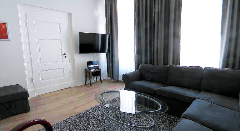 Rental apartment with 4 rooms for 6 persons — photo 2