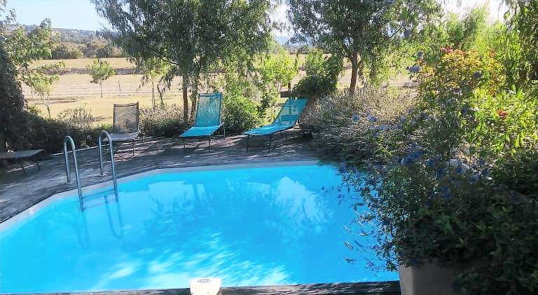 Vacation home with pool — photo 5