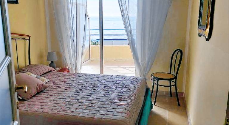 Holiday apartment with 2 rooms for 6 persons — photo 2