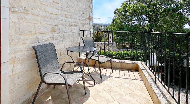 Villa with patio, garden & private pool | Pets are welcome — photo 4