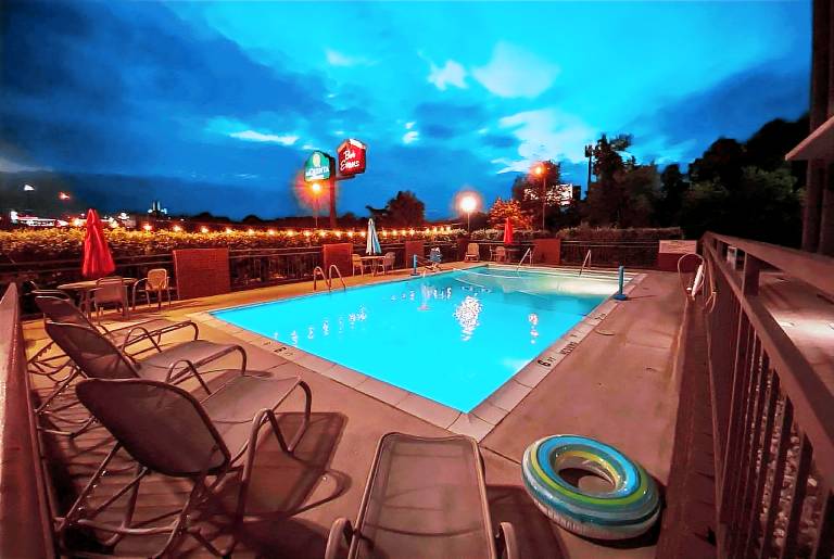 La Quinta Inn & Suites by Wyndham Festus - St. Louis South — photo 4