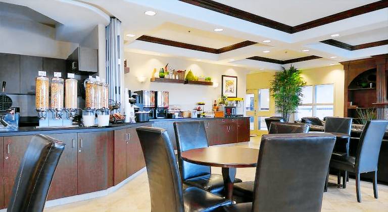Ramada by Wyndham Weyburn — photo 5