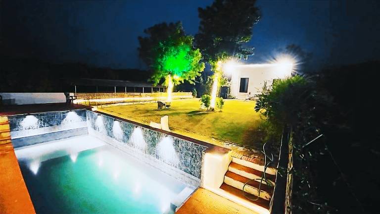 Villa with pool — photo 5
