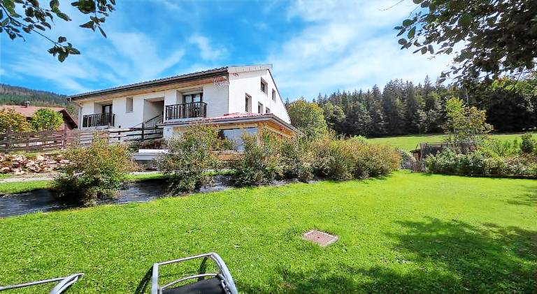Rental apartment with garden & grill in Les Rousses