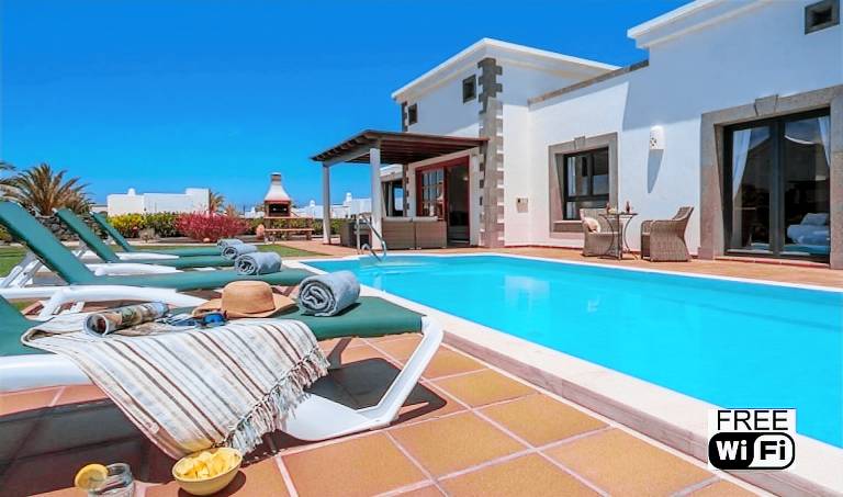 Villa  Playa Blanca