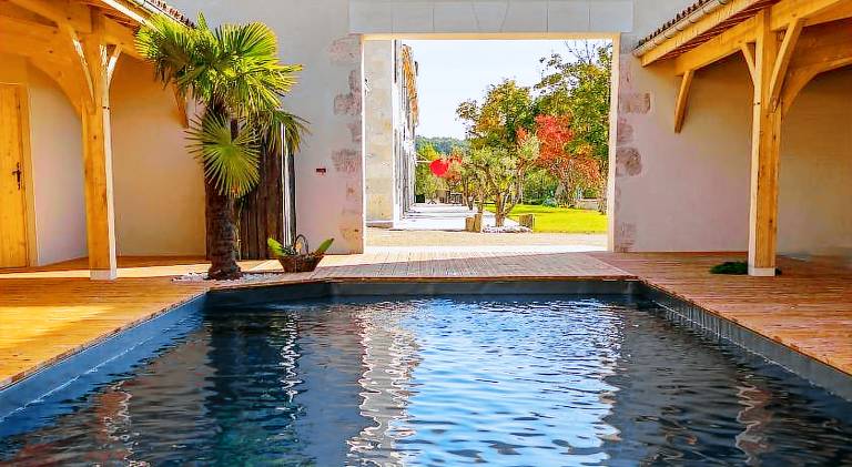 Vacation home with patio, grill & jacuzzi | Pets are welcome — photo 4