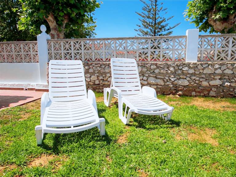 Villa with private pool, patio & garden — photo 5