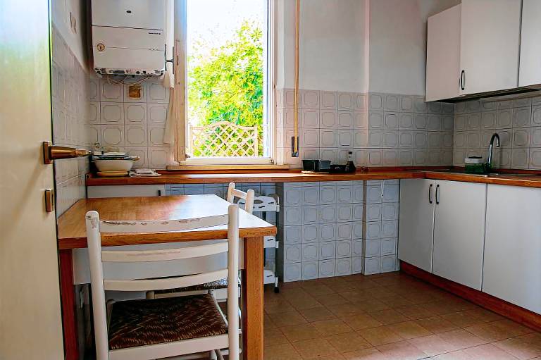 Apartment with garden & BBQ — photo 4