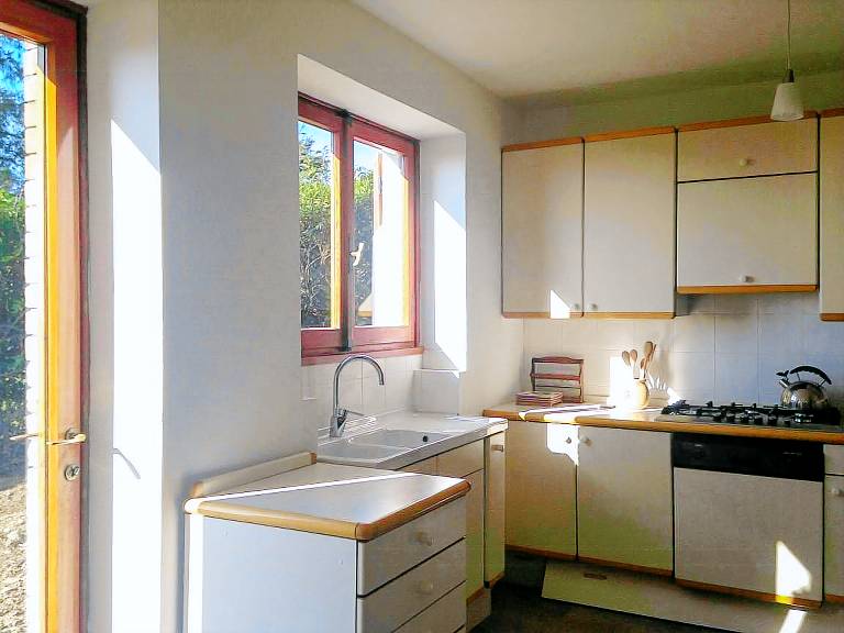 Child-friendly lovely house with garden, private pool & grill | Pets allowed — photo 5