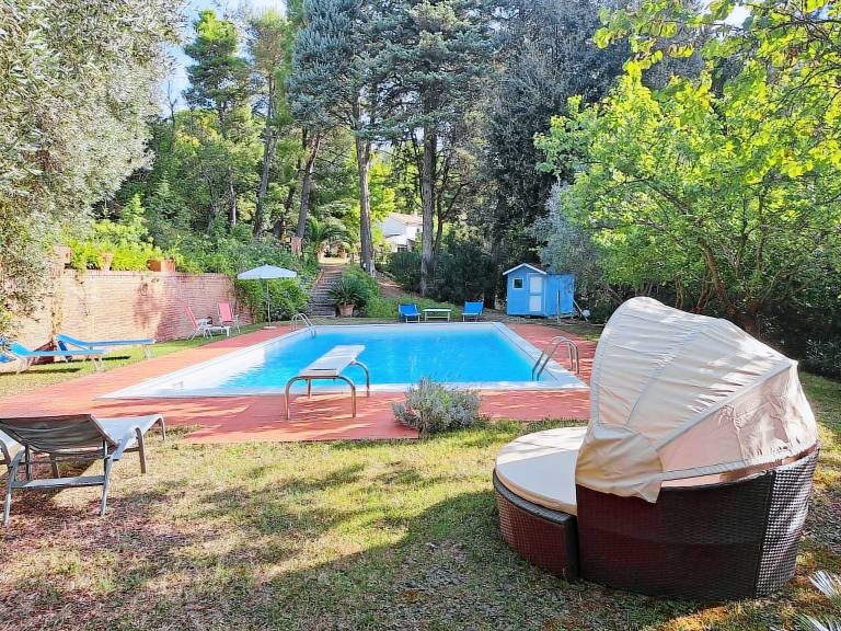 Family-friendly lovely farm with yard, private pool & barbeque | Panoramic view | Dogs allowed — photo 5