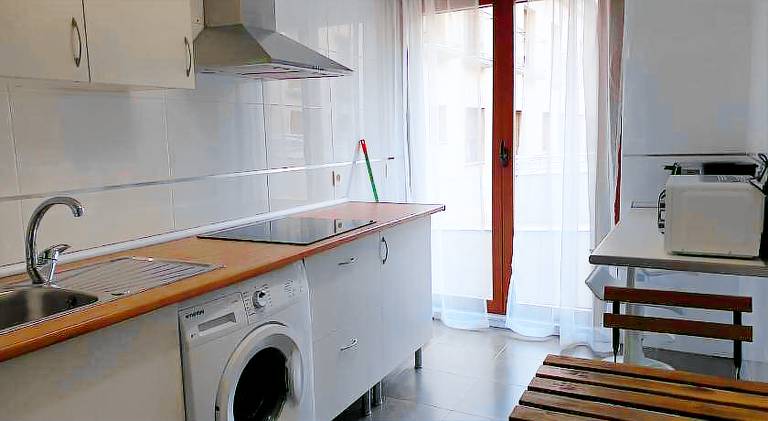 Rental apartment with terrace & pool | Next to New Cathedral of Salamanca | Perfect for remote work — photo 5