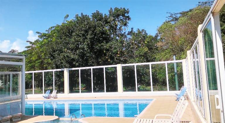House with BBQ, pool & yard — photo 3
