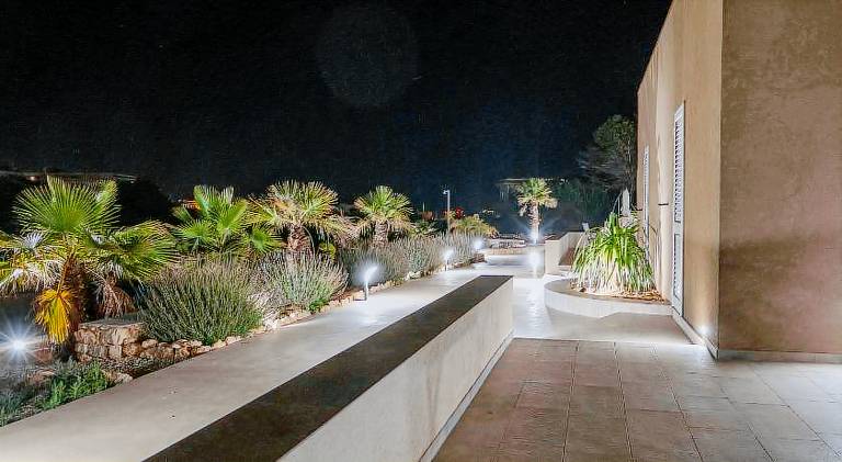 Vacation home with terrace, garden & BBQ — photo 3