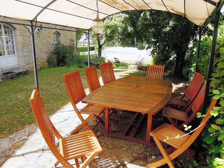 Vacation home with yard, private pool & barbeque | Pool view — photo 2