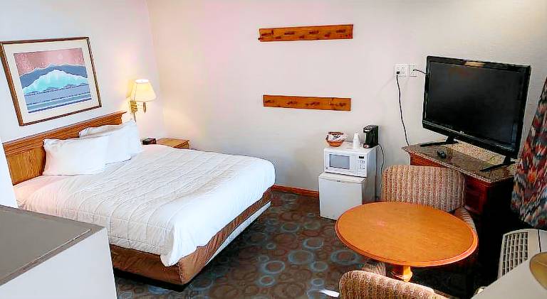 Ventura Grand Inn in Mammoth Lakes, CA