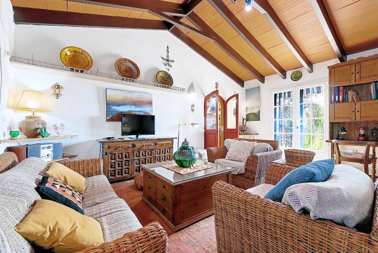 Charming vacation home with garden, private pool & barbecue | Garden view | Good for workation | Pet-friendly — photo 5