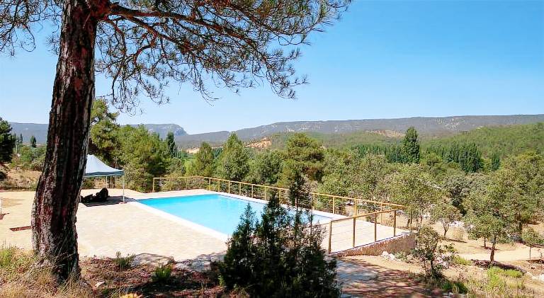 Vacation home with patio, barbecue & pool | Pet-friendly — photo 2