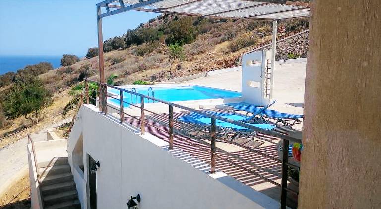 Villa with pool — photo 5