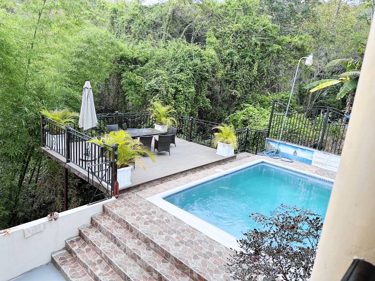 Villa White House