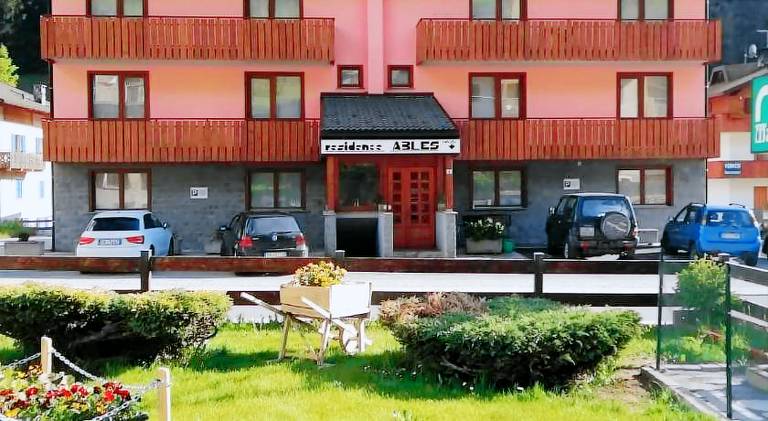 Serviced apartment with garden & terrace in Valfurva