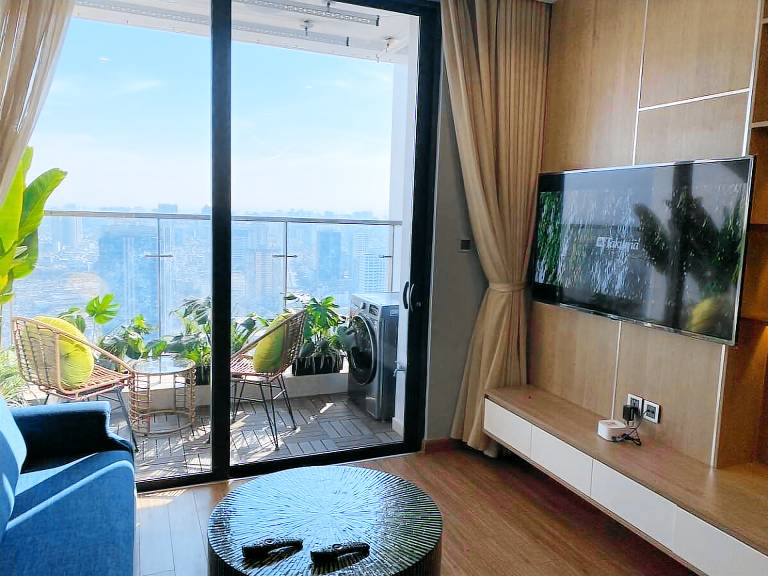 Hi. Home-Spacious 3BR Apartment@Vinhomes Metropolis — photo 2