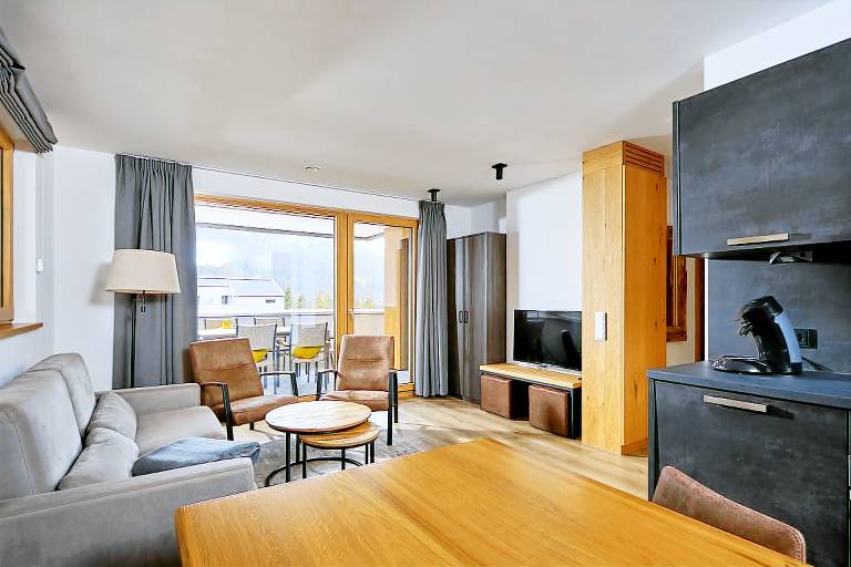 Child-friendly wonderful apartment with patio | Mountain view | Close to the ski | Dogs allowed in Sankt Gallenkirch