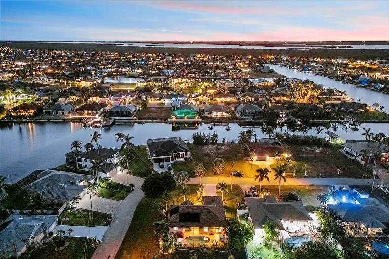 6 Mi to Coast: Cape Coral Family Home — photo 4
