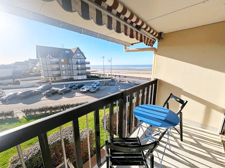 Rental apartment with 2 rooms for 8 persons in Cabourg