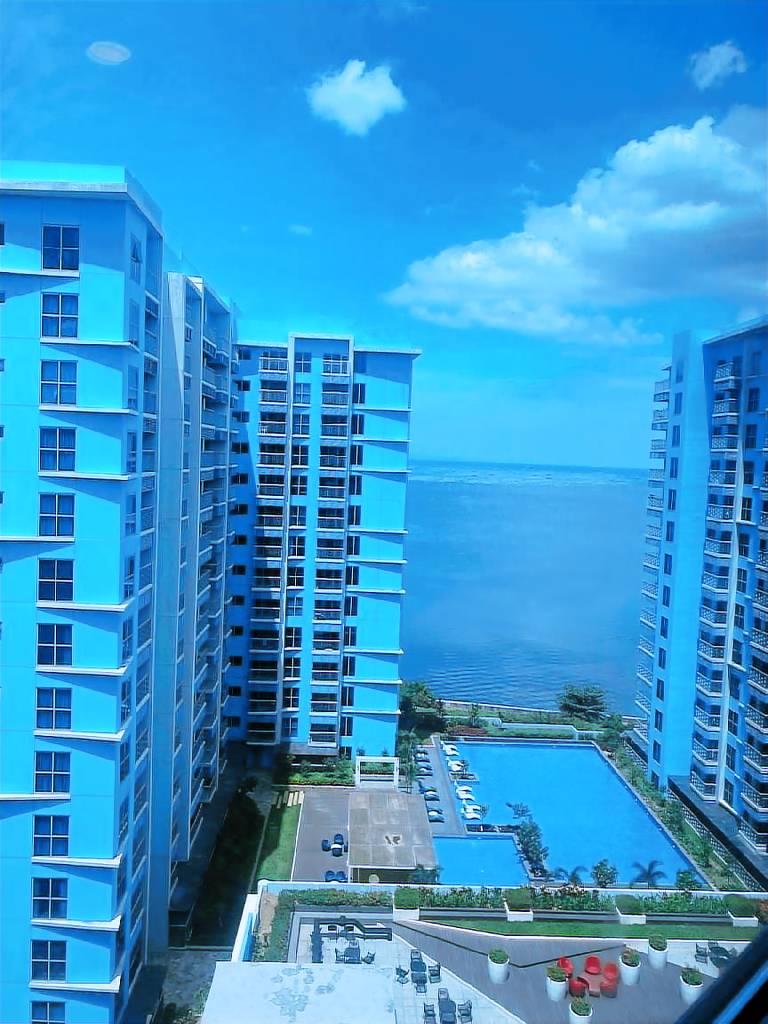 House with 2 rooms for 10 persons in Makati