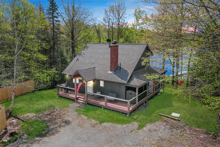 Lazy Cove Cottage Waterfront on Moosehead Lake