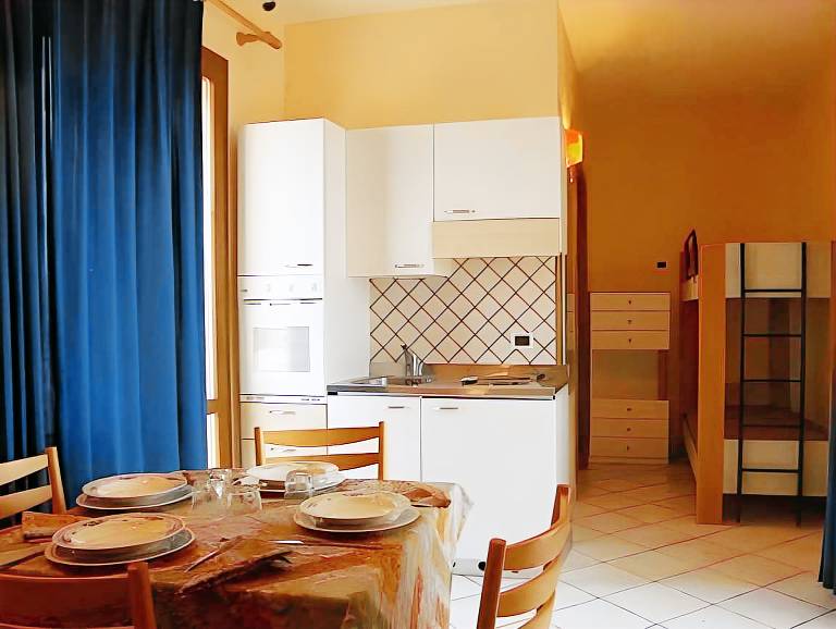 Serviced apartment with terrace, pool & garden | Pet-friendly — photo 5