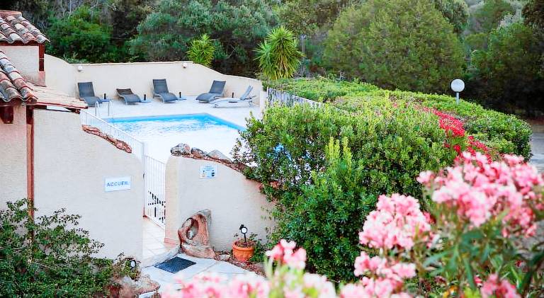 Villa with barbecue, jacuzzi & terrace — photo 5