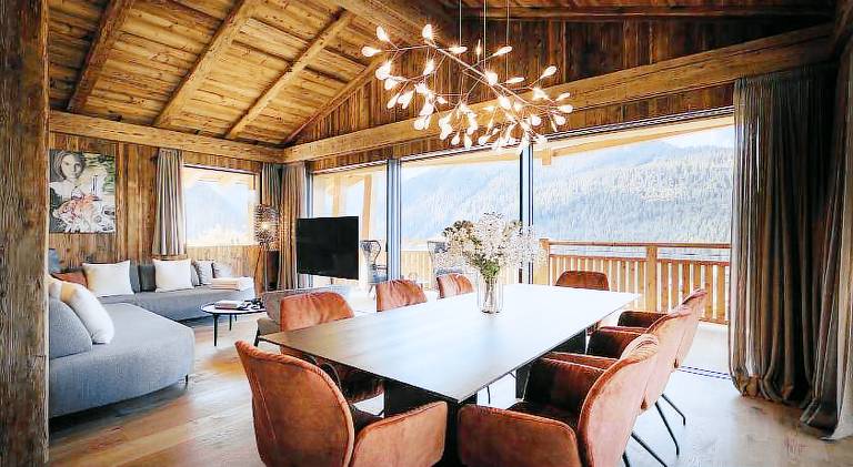 Chalet with pool & hot tub | Close to the ski | Pet-friendly — photo 3
