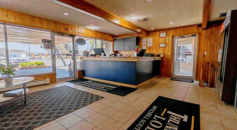 Thunderbird Lodge — photo 4