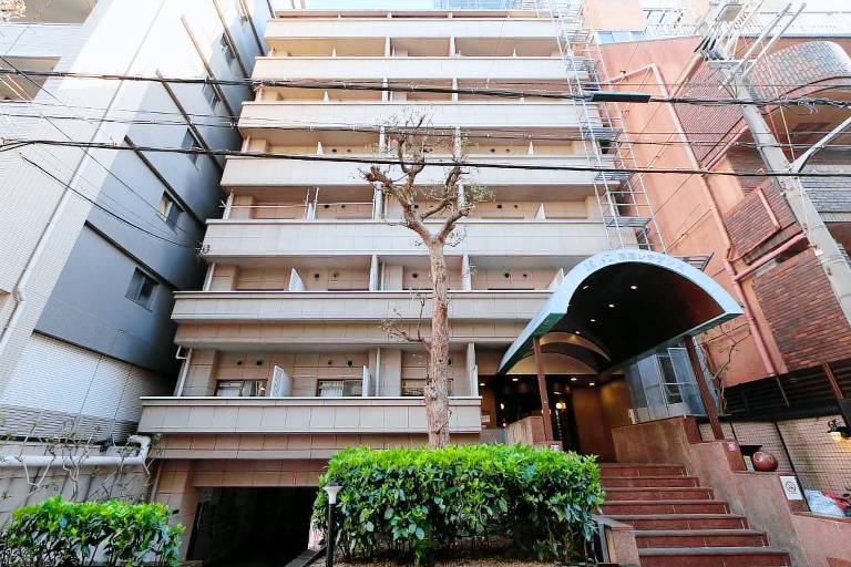 Apartment | Next to Dōtonbori — photo 5