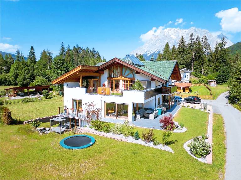 Rental apartment with garden, patio & BBQ in Biberwier