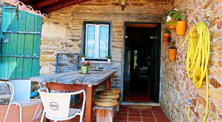Villa with terrace, garden & BBQ | Good for workation in Alijó