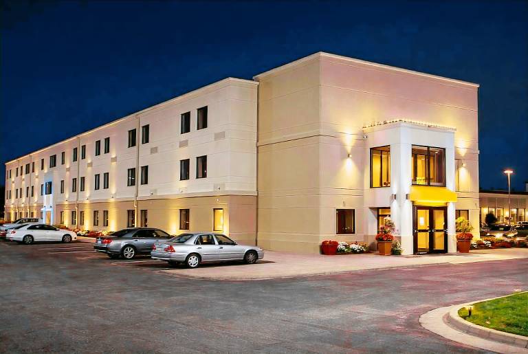 Woodland Inn and Suites Extended Stay in Wichita, KS