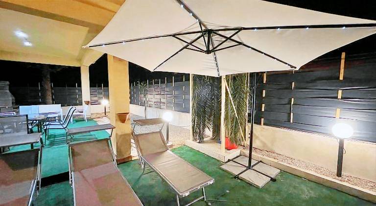 Villa with pool — photo 4