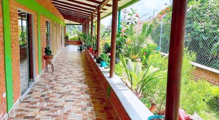 Pleasant house with terrace, BBQ & yard | Pet-friendly — photo 4