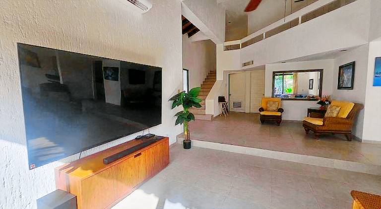 280 m&sup2; Villa