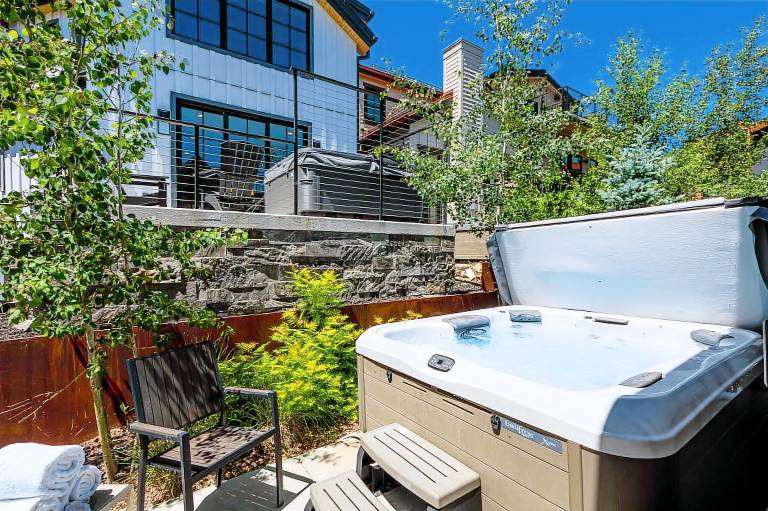 Luxury Ski-in/out, Private Hot Tub Exclusive Amenities — photo 3