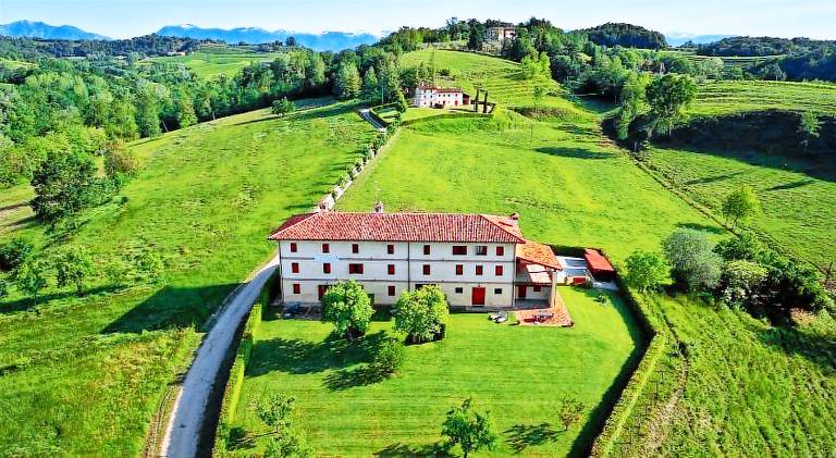 Lovely farm with terrace, pool & garden | Pet-friendly in Treviso