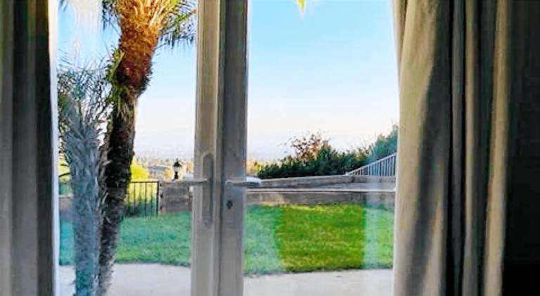 Private-room-Private-entrance-spectacular-city-landscape-views-from-room — photo 5