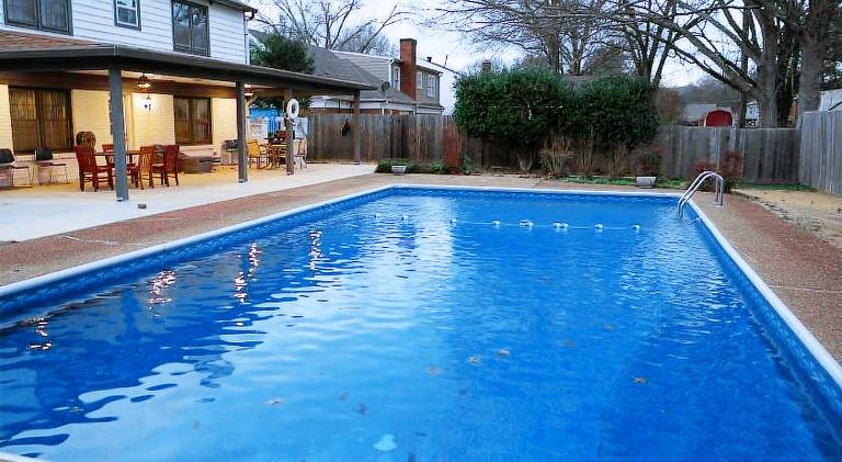 House with pool in Memphis, TN