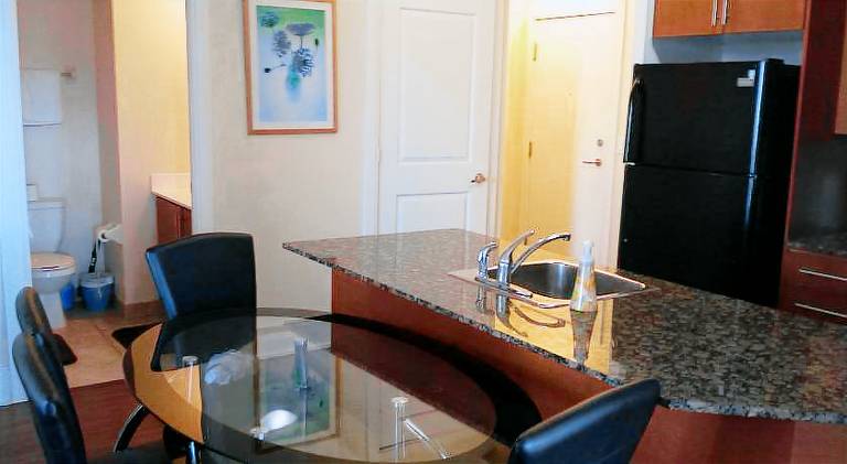 2 BEDROOM 2 Bathroom Best Value Prime Location in Missisauga — photo 3