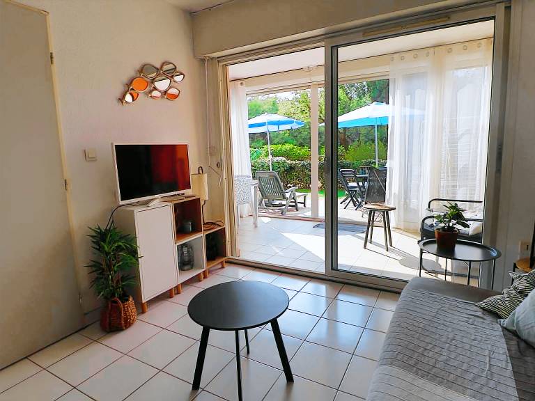 Charming rental apartment with pool | Close to the beach | Pets are welcome — photo 4